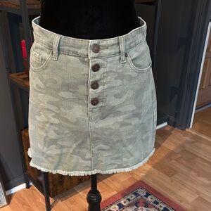 Camouflage Button-Front Skirt
